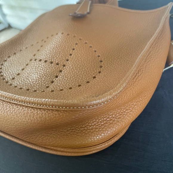 Evelyn 29 PM Gold PHW - Picture 12 of 14